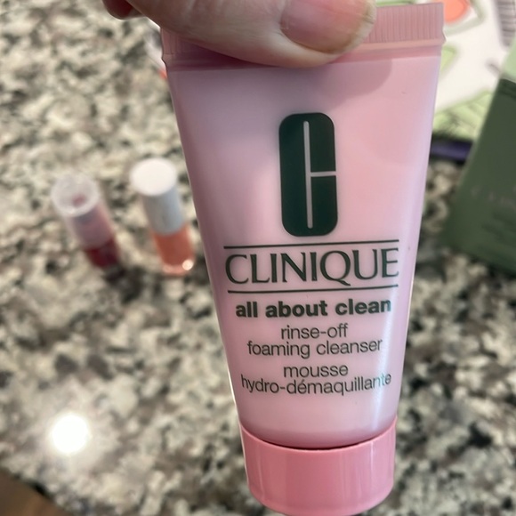 🛍️HOST Pick🛍️Amazing brand new Clinique products 10 piece bundle - Picture 11 of 15